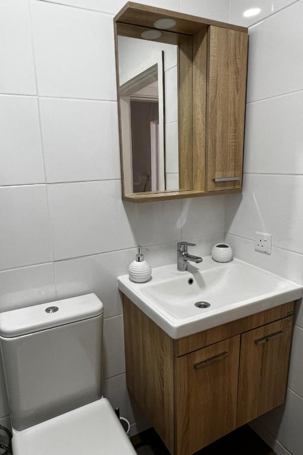 Stylish 3 Bedroom Apartment In Kyrenia  Exterior foto