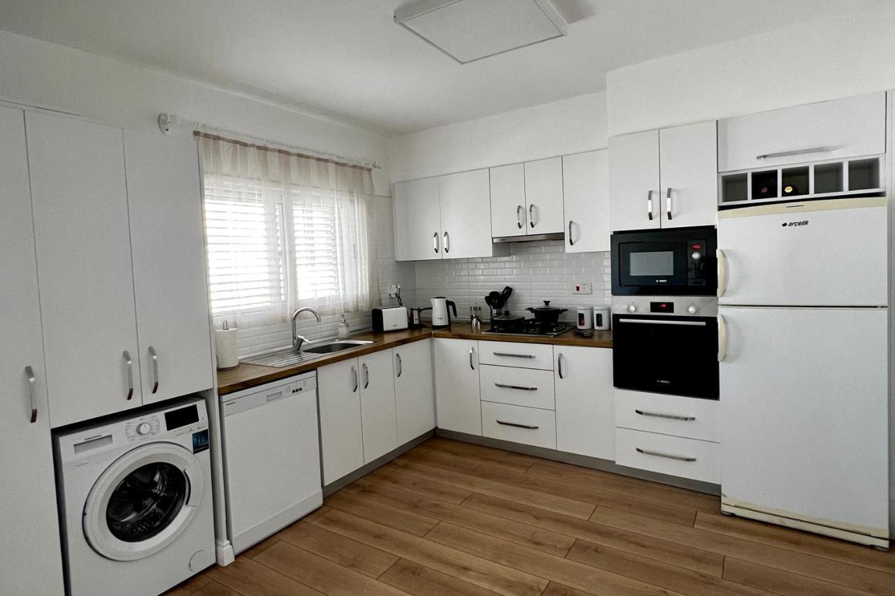 Stylish 3 Bedroom Apartment In Kyrenia  Exterior foto