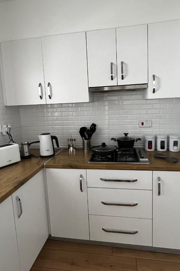 Stylish 3 Bedroom Apartment In Kyrenia  Exterior foto