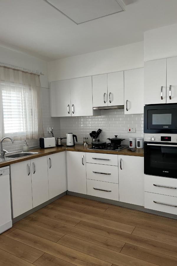 Stylish 3 Bedroom Apartment In Kyrenia  Exterior foto